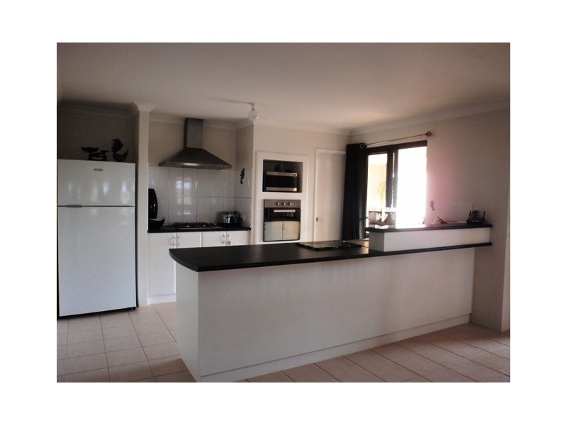 8 PEACEFUL BAY PARADE, Jurien Bay WA 6516