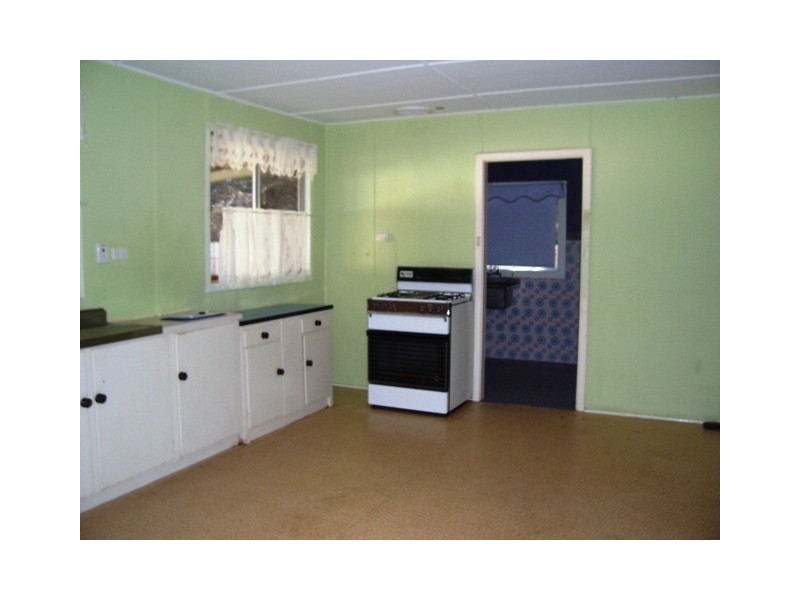 16 Cameron Street, Jurien Bay WA 6516