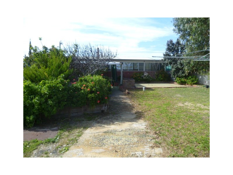 65 NAIRN STREET, Leeman WA 6514