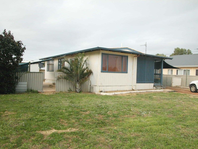 6 SHINGLE AVENUE, Jurien Bay WA 6516