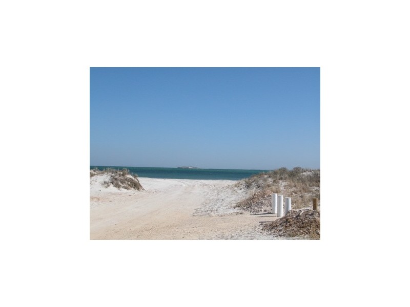 6 SHINGLE AVENUE, Jurien Bay WA 6516