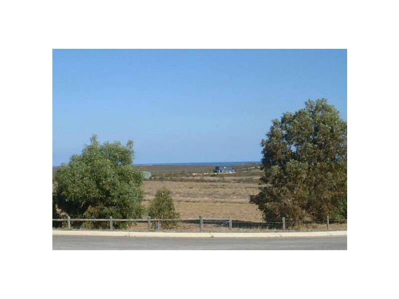 LOT 25 GERONIMO and Crn. CAMBEWARRA CRESCENT, Jurien Bay WA 6516