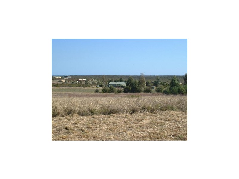 LOT 25 GERONIMO and Crn. CAMBEWARRA CRESCENT, Jurien Bay WA 6516