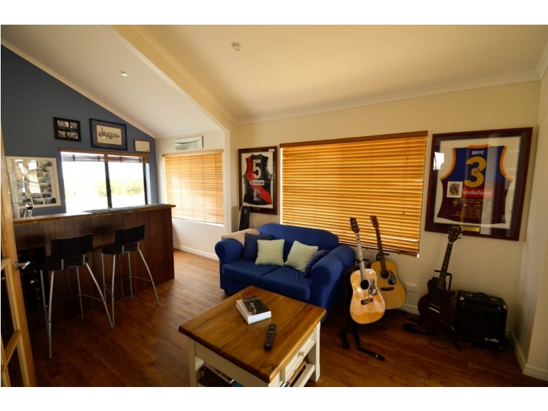 2 NEMCIA WAY, Jurien Bay WA 6516