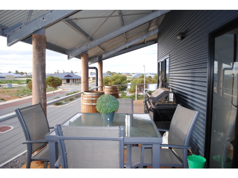 2 NEMCIA WAY, Jurien Bay WA 6516