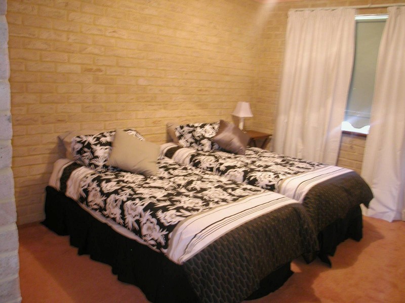 27B COUBROUGH PLACE, Jurien Bay WA 6516