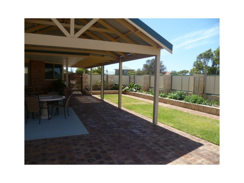 20 Heales Way, Green Head WA 6514