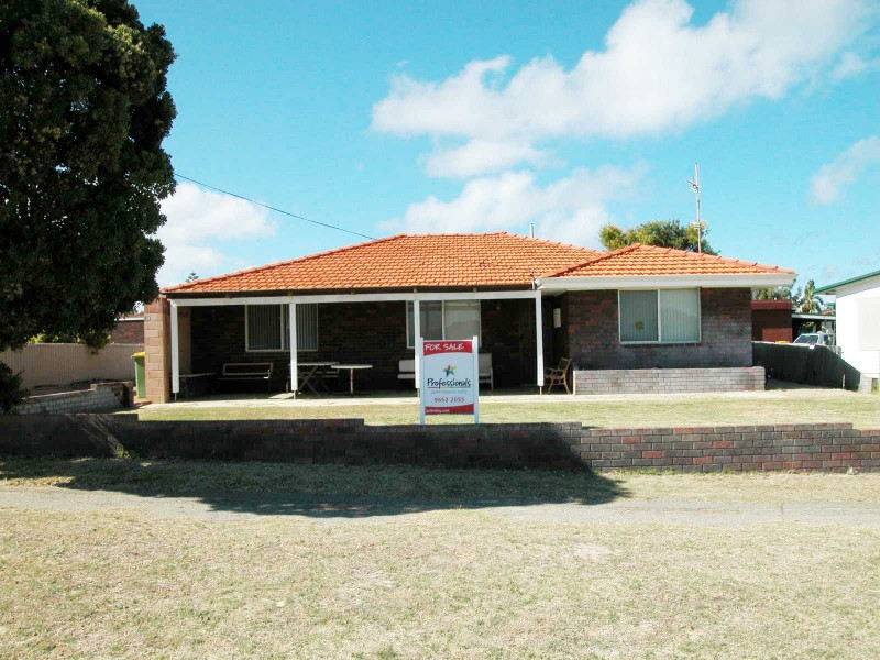 21 LINDSAY STREET, Jurien Bay WA 6516