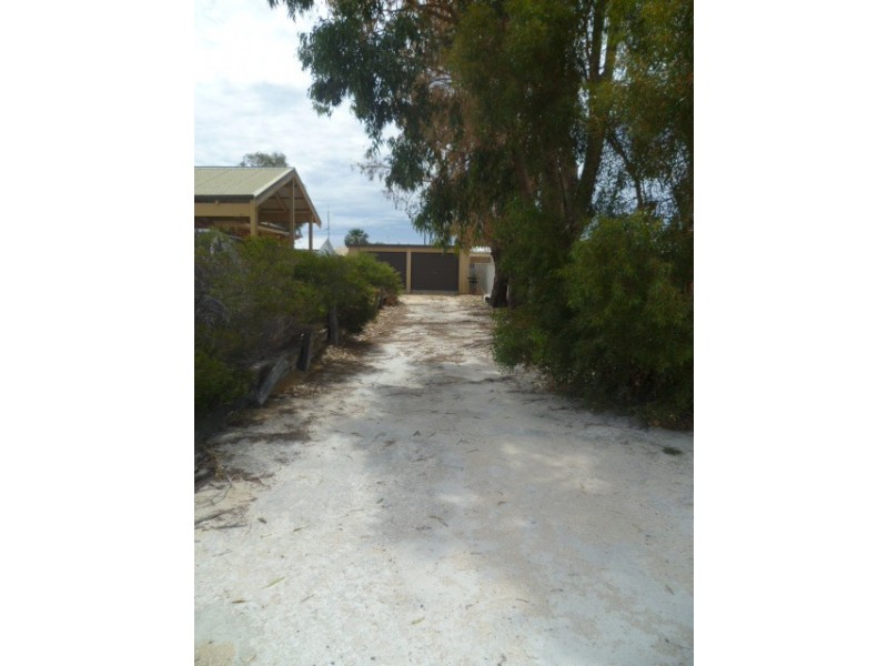 13 Tamarisk St, Leeman WA 6514