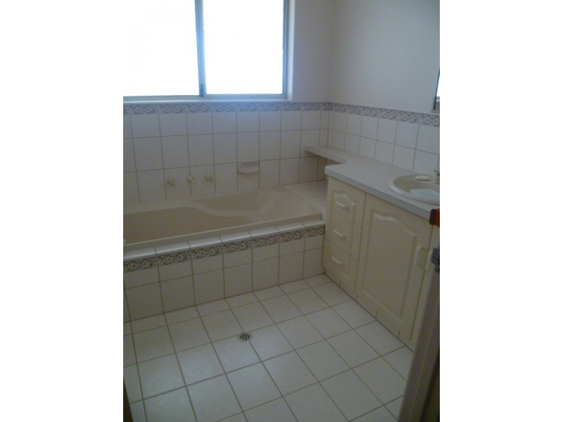 24 Hunter Cres, Green Head WA 6514