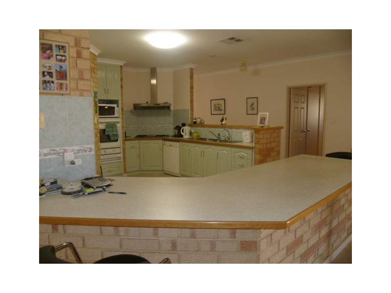 24 Hunter Cres, Green Head WA 6514