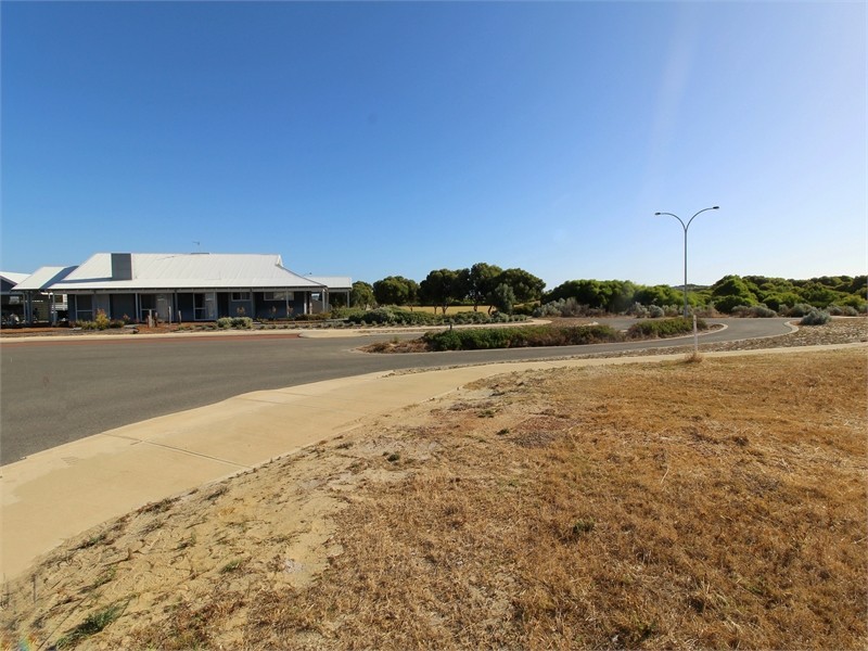 44 BETTONG AVENUE, Jurien Bay WA 6516