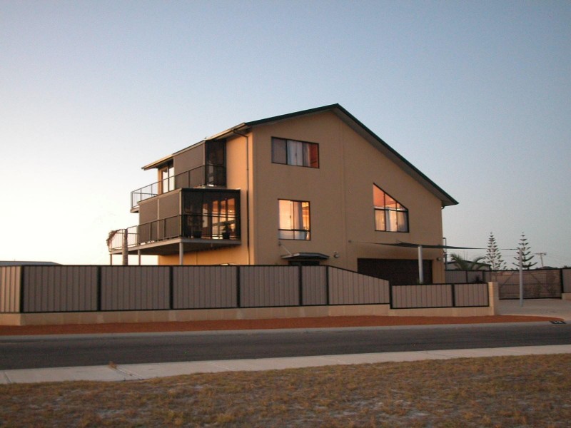 12 PINETREE CIRCUIT, Jurien Bay WA 6516