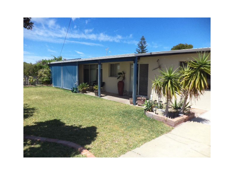 1/4 Heitman Close, Jurien Bay WA 6516
