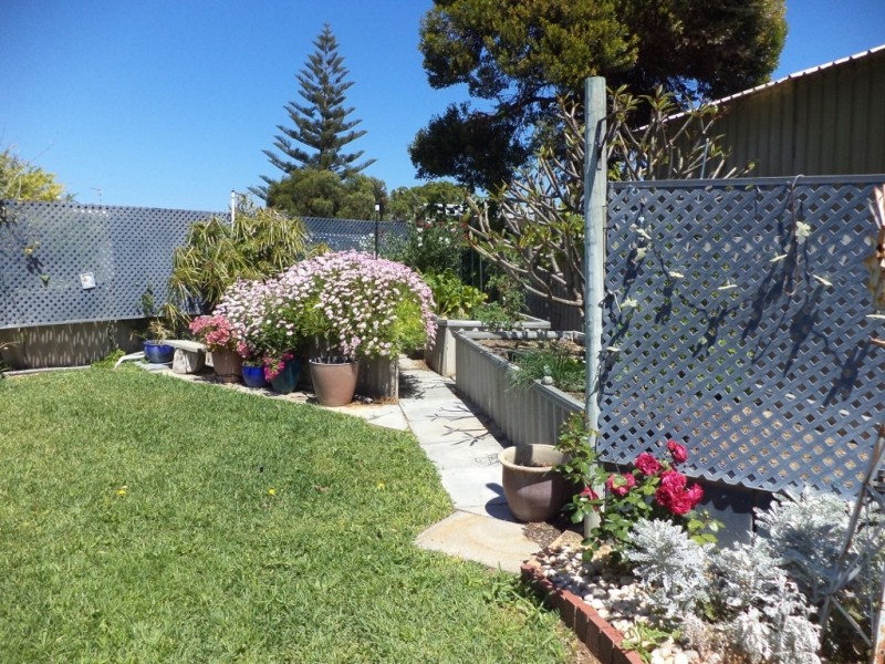 1/4 Heitman Close, Jurien Bay WA 6516