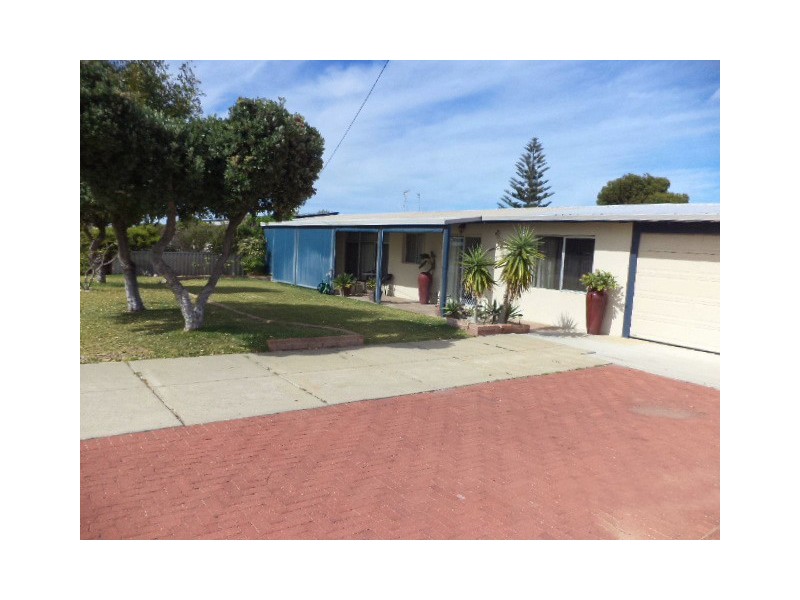 1/4 Heitman Close, Jurien Bay WA 6516