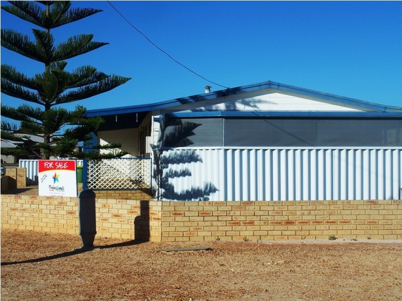 2 AVOCET STREET, Jurien Bay WA 6516