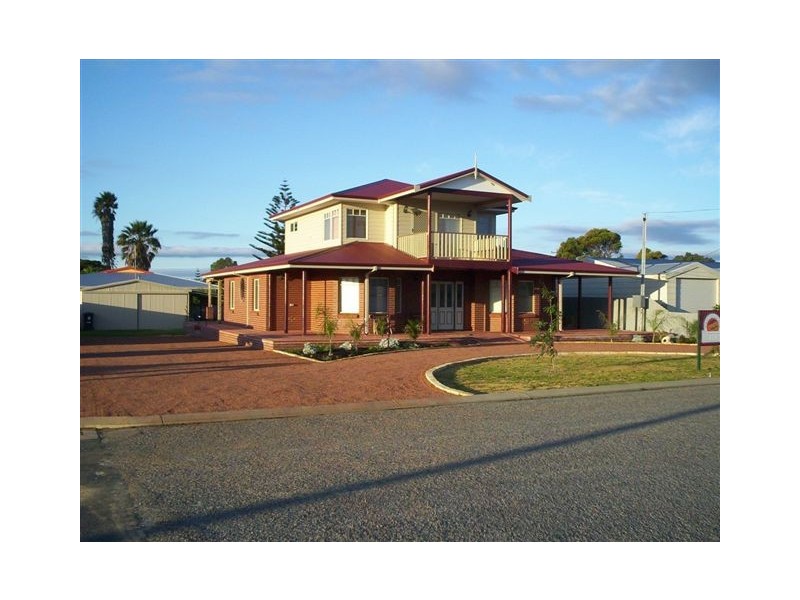 6 COUBROUGH PLACE, Jurien Bay WA 6516