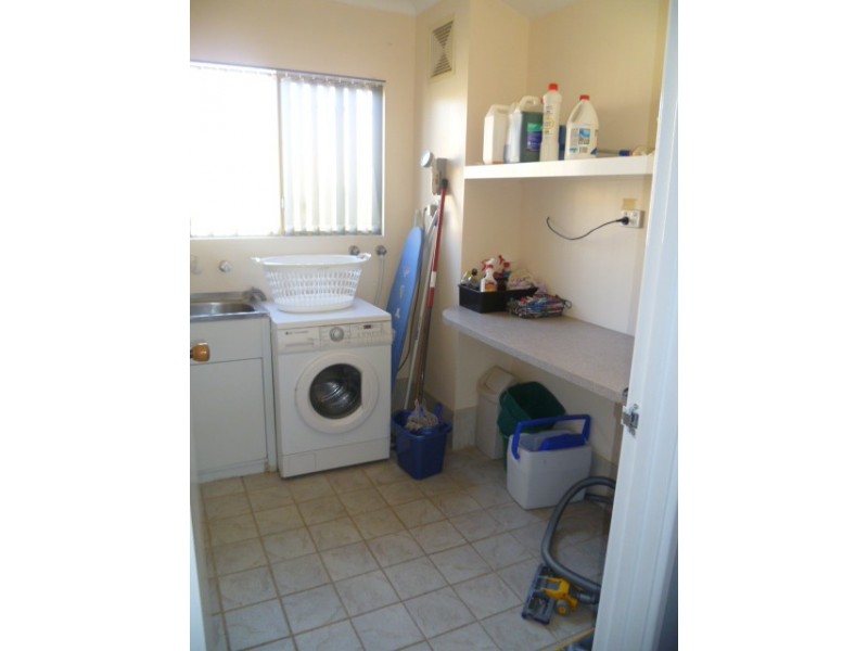 1/5 Hutchcraft Crt, Green Head WA 6514