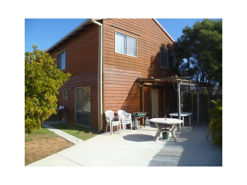 1/5 Hutchcraft Crt, Green Head WA 6514