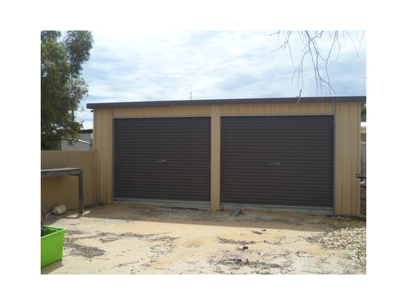 13 Tamarisk St, Leeman WA 6514