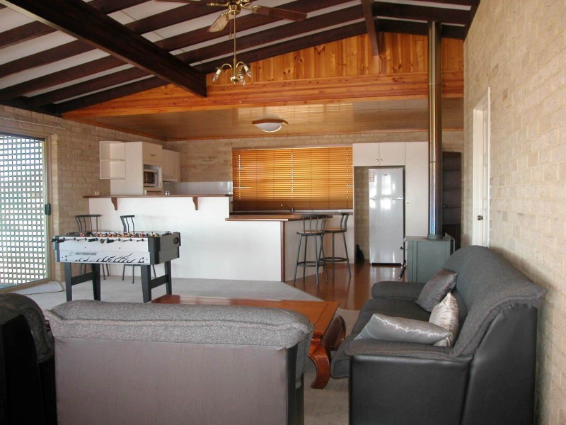 27B COUBROUGH PLACE, Jurien Bay WA 6516