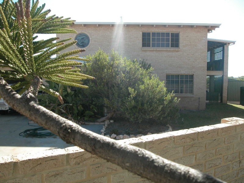 27B COUBROUGH PLACE, Jurien Bay WA 6516