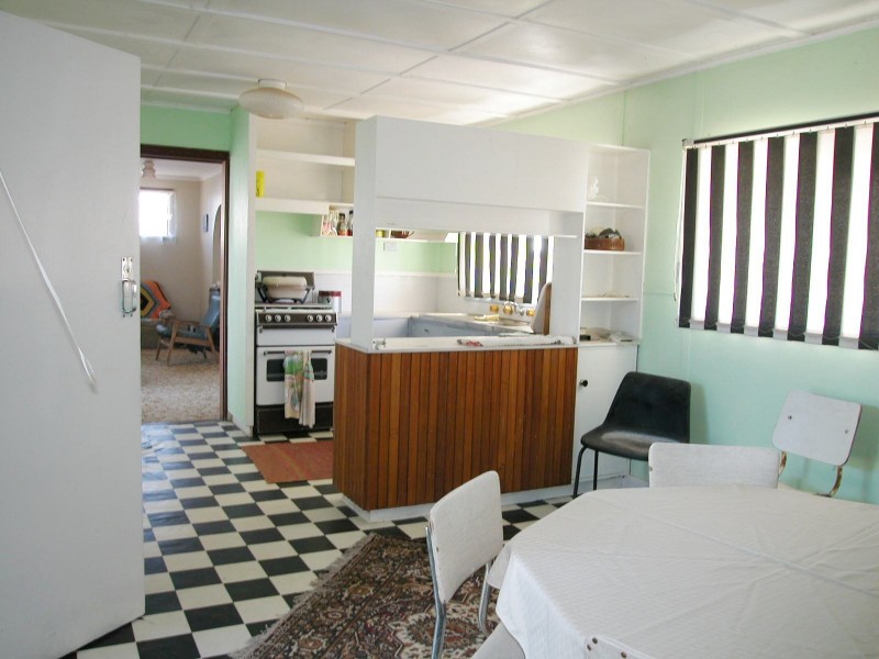 21 NAIRN STREET, Leeman WA 6514