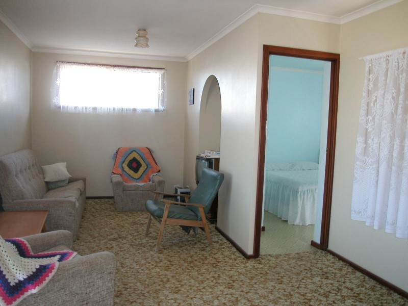 21 NAIRN STREET, Leeman WA 6514