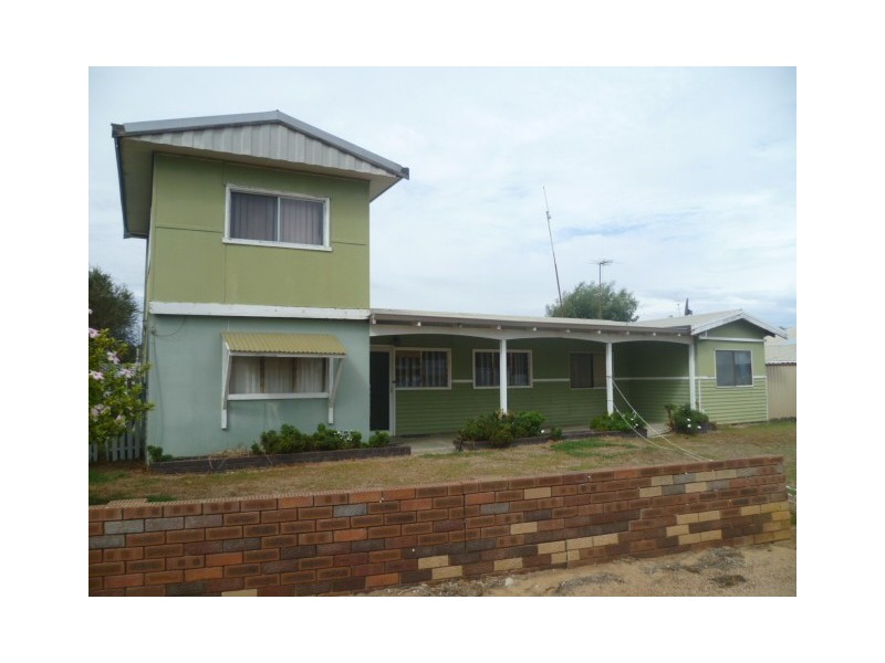 21 NAIRN STREET, Leeman WA 6514