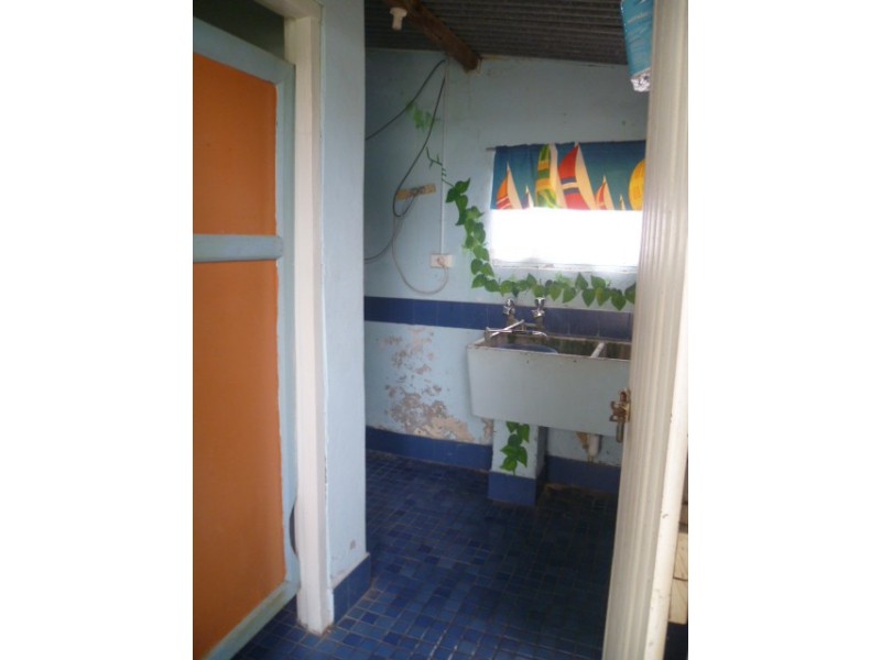 21 NAIRN STREET, Leeman WA 6514