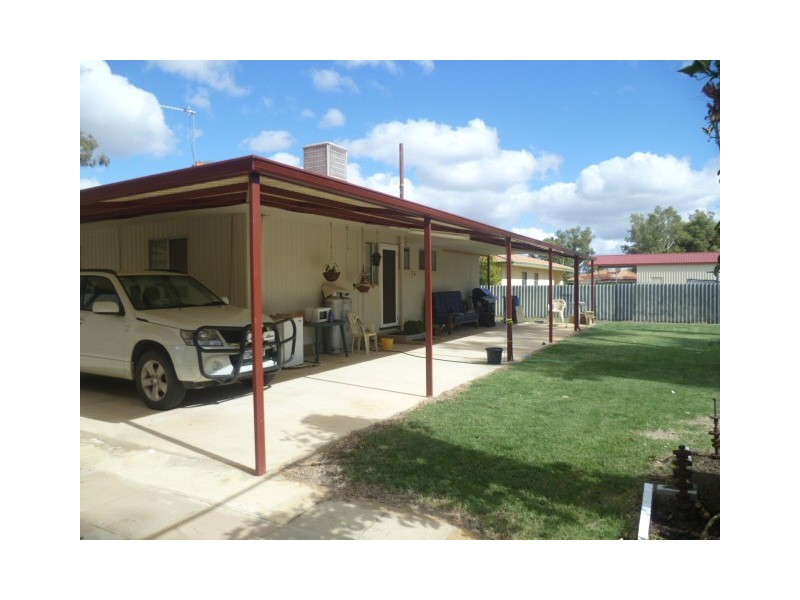 9 Cooper St, Eneabba WA 6518