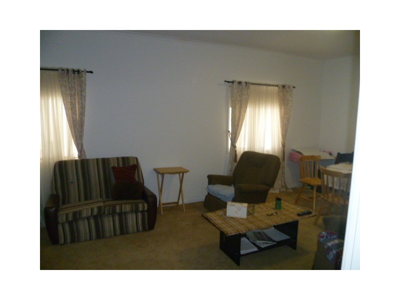 9 Cooper St, Eneabba WA 6518