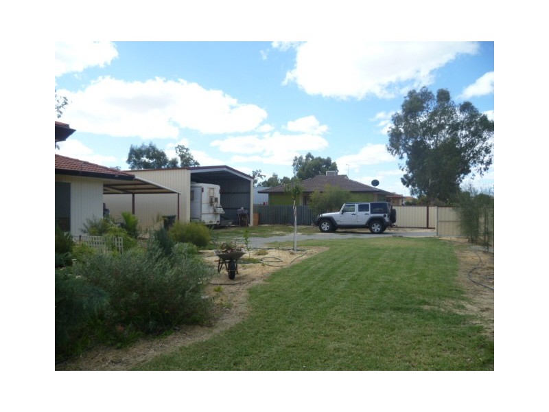 9 Cooper St, Eneabba WA 6518