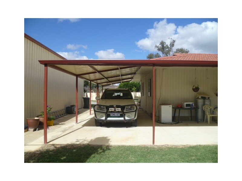 9 Cooper St, Eneabba WA 6518