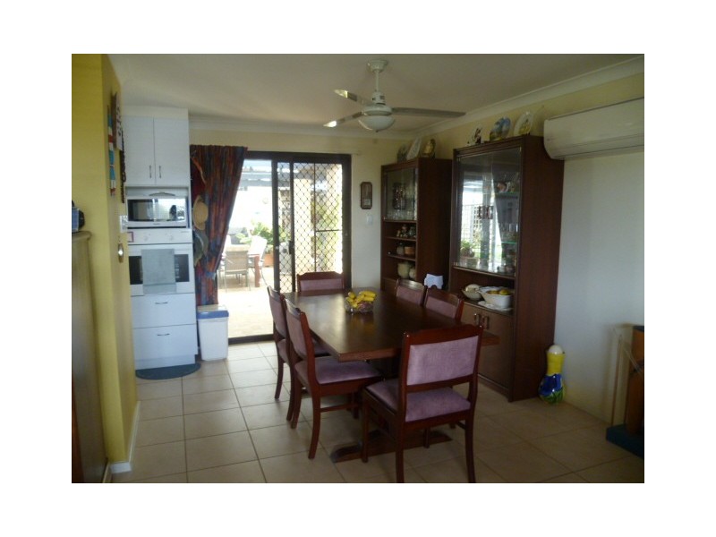 12 Rowlands Rd, Green Head WA 6514