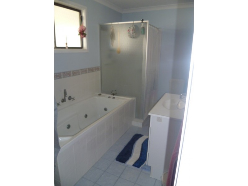 12 Rowlands Rd, Green Head WA 6514