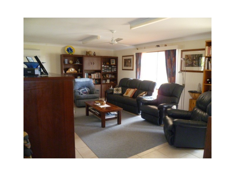 12 Rowlands Rd, Green Head WA 6514