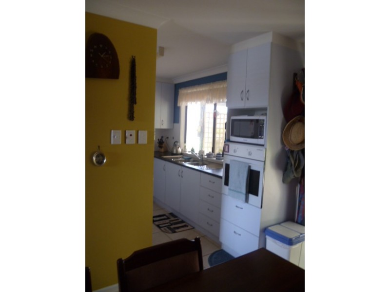 12 Rowlands Rd, Green Head WA 6514