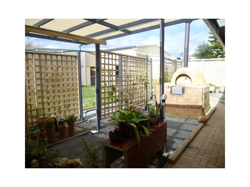 12 Rowlands Rd, Green Head WA 6514