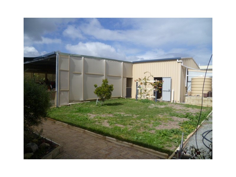 12 Rowlands Rd, Green Head WA 6514