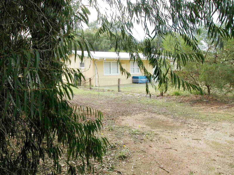 6 LINDSAY STREET, Jurien Bay WA 6516