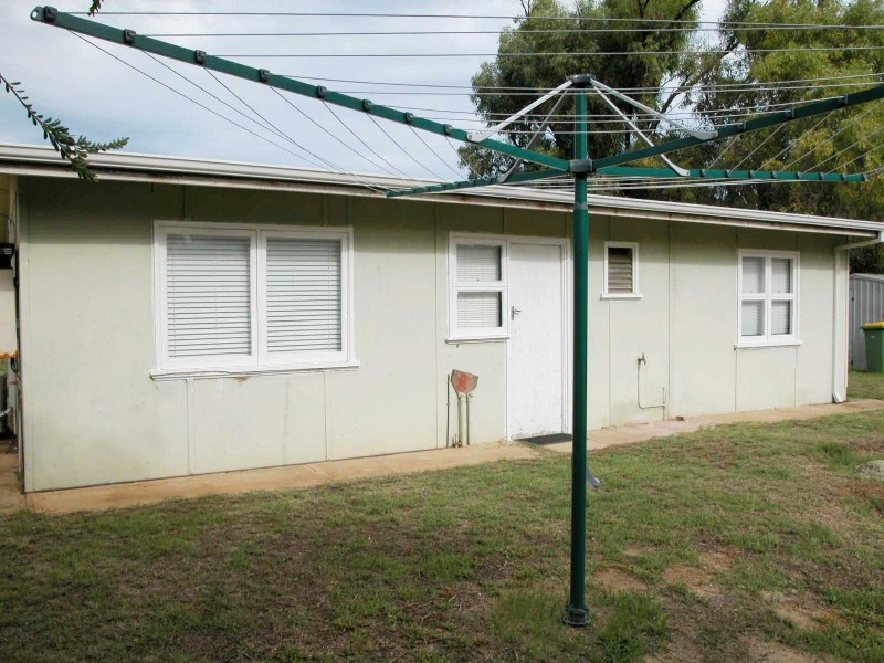 6 LINDSAY STREET, Jurien Bay WA 6516