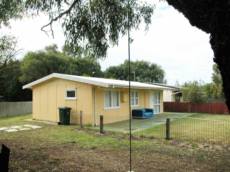 6 LINDSAY STREET, Jurien Bay WA 6516