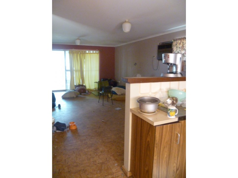 19 White Crt, Eneabba WA 6518