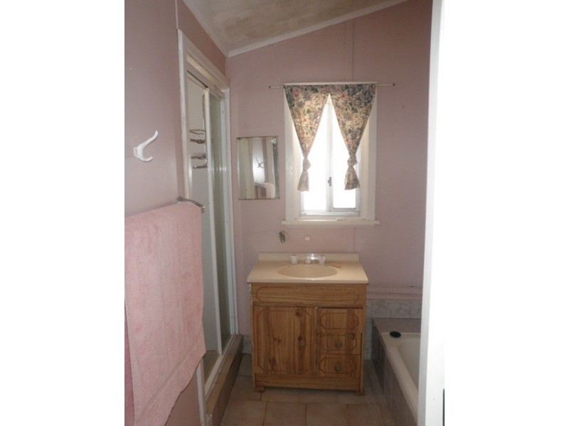 13 ROBERTSON STREET, Carnamah WA 6517