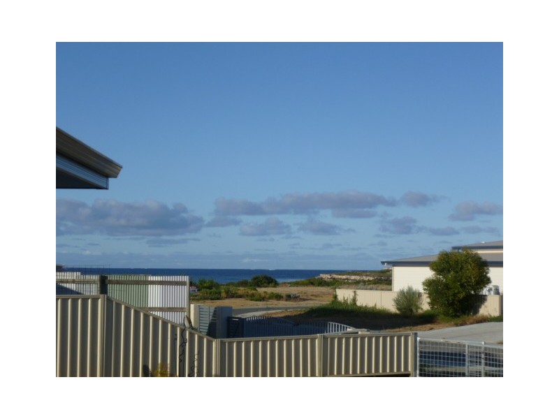 16 Glover Cres, Green Head WA 6514