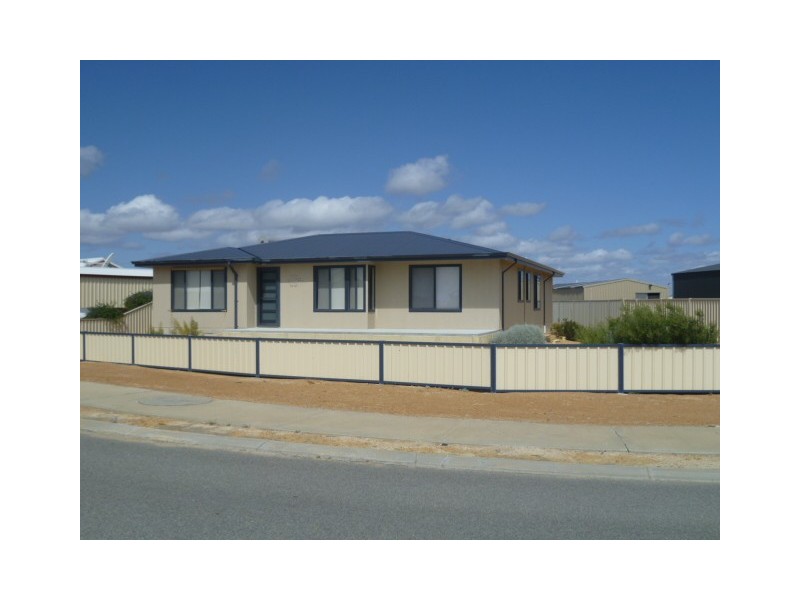 16 Glover Cres, Green Head WA 6514