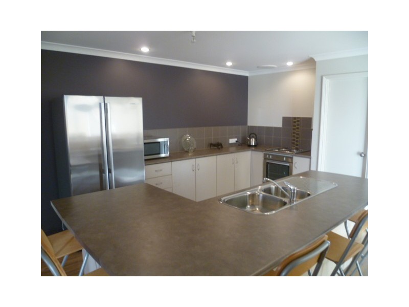 16 Glover Cres, Green Head WA 6514