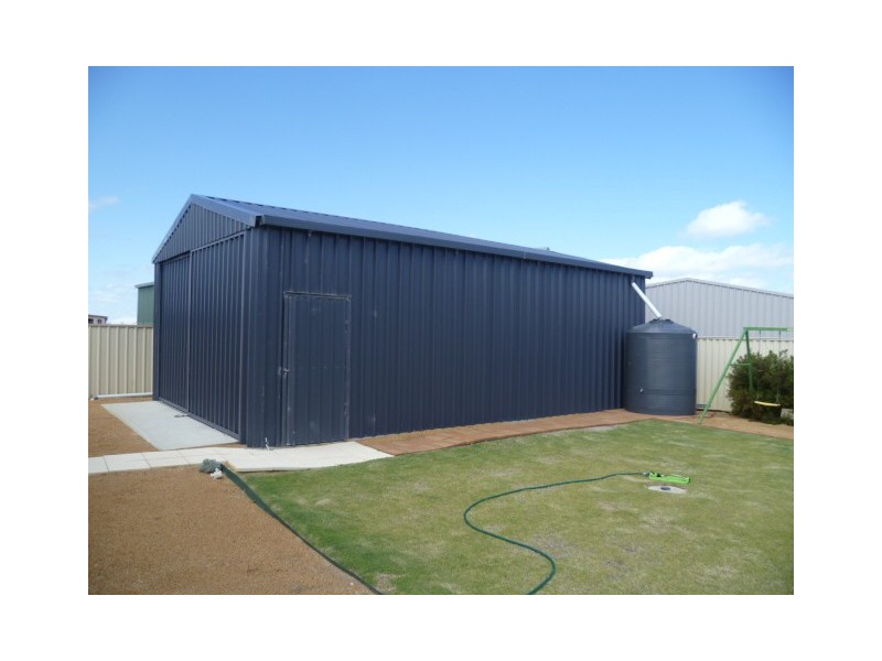 16 Glover Cres, Green Head WA 6514